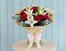 Букет цветов из:  Лилии и Розы в Долгоруково
