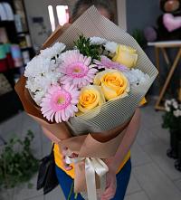 Букет цветов из:  Герберы, Розы и Хризантемы в Долгоруково