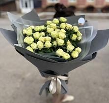 Букет Белые кустовые розы Солинеро в Долгоруково