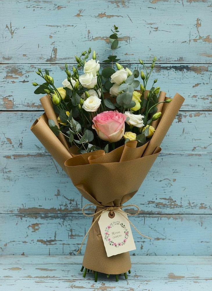 Букет цветов из: Розы и Лизиантусы в Долгоруково