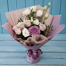 Букет цветов из:  Розы и Лизиантусы в Долгоруково