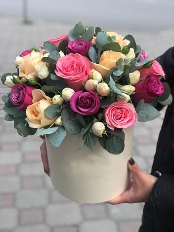 Цветочная композиция из Розы в шляпной коробке в Долгоруково