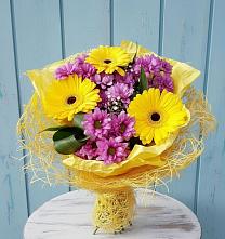 Букет цветов из:  Хризантемы и Герберы в Долгоруково