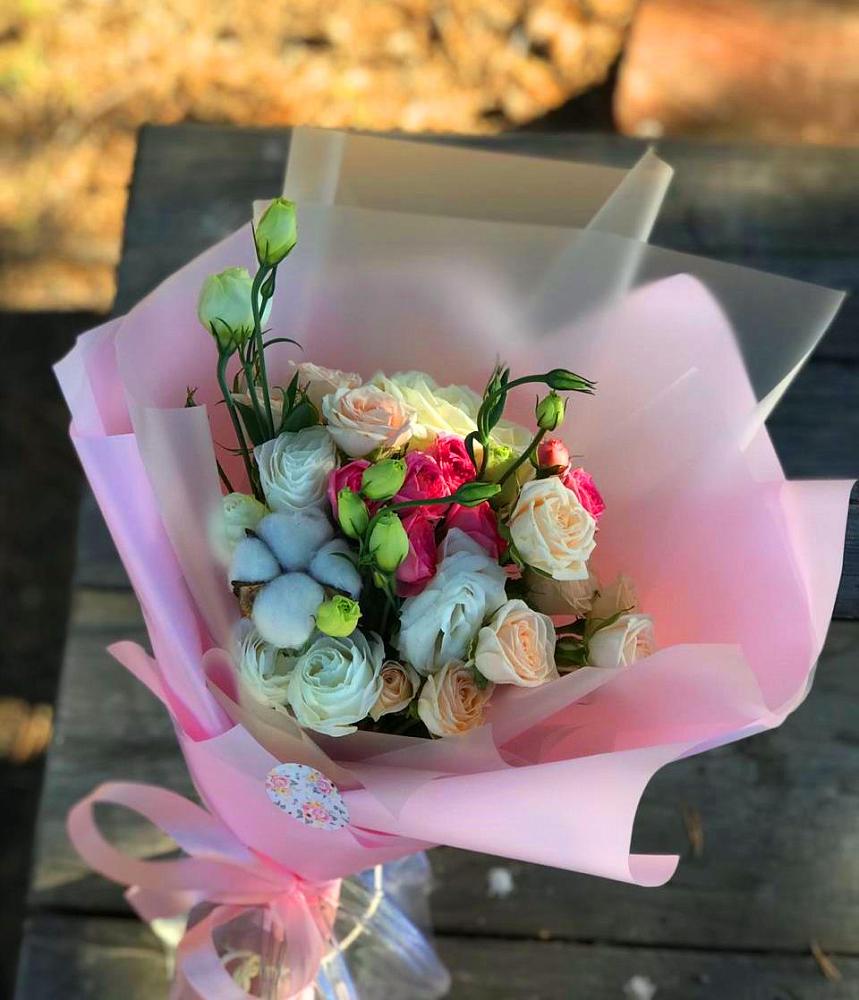 Букет цветов из: Розы и Лизиантусы в Долгоруково