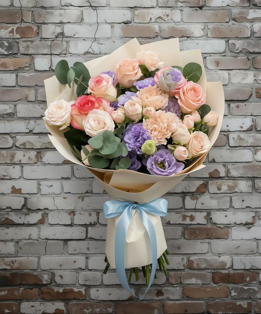 Букет цветов из: Розы, Лизиантусы и Гвоздики в Долгоруково