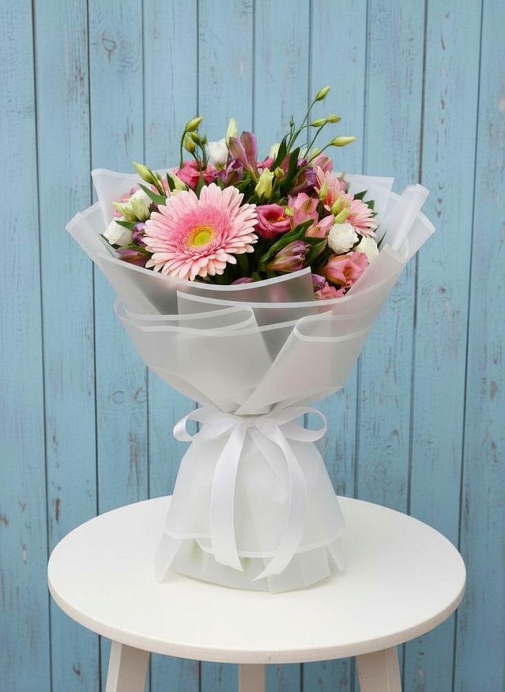 Букет цветов из: Герберы, Альстромерии и Лизиантусы в Долгоруково