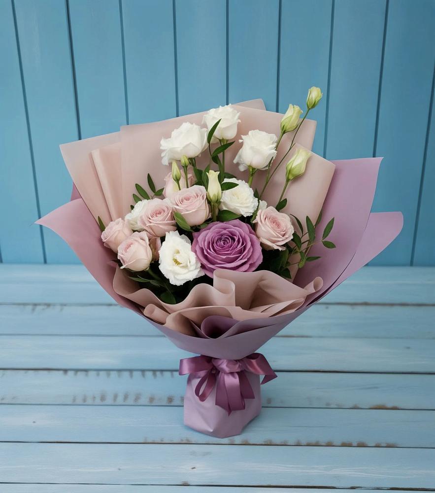 Букет цветов из: Розы и Лизиантусы в Долгоруково